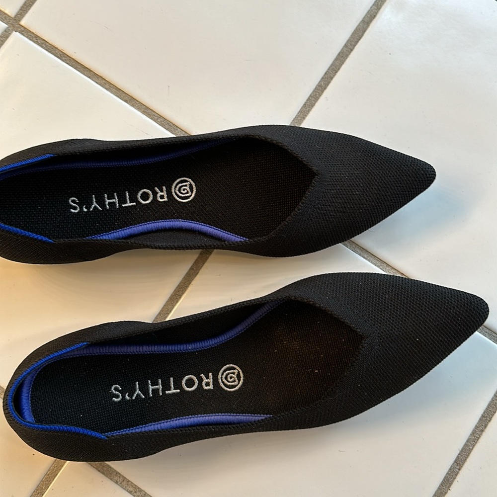 Rothy’s The Point Black Blue Ballet flat size 10, excellent condition